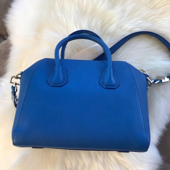 🚫SOLD🚫Givenchy antigona small goatskin satchel - Picture 4 of 10